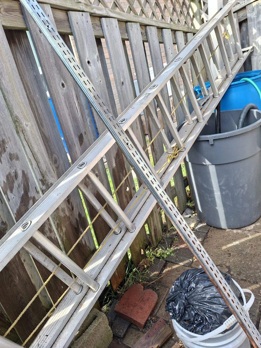 Aluminum Extension Ladder - photo 3