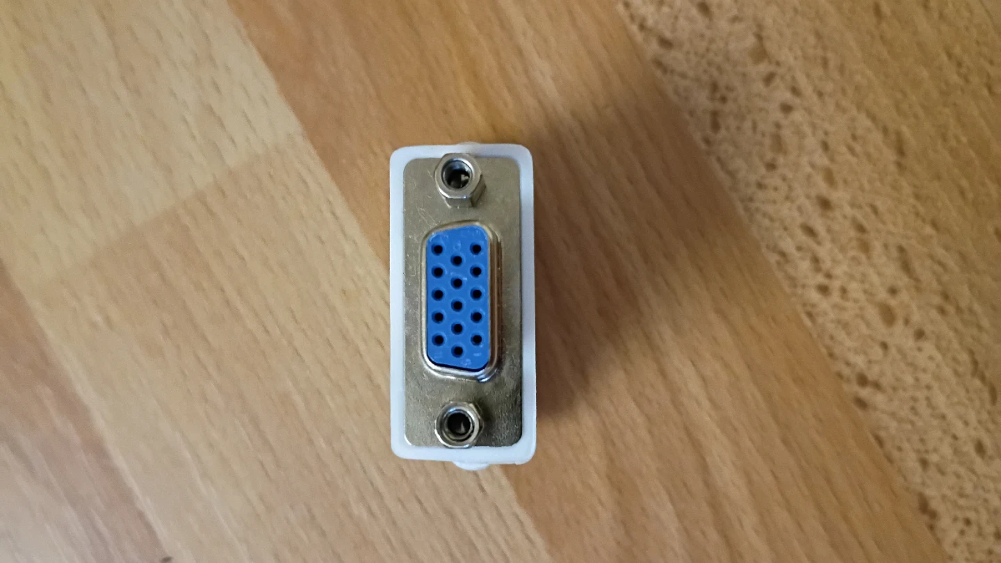 DVI-I to VGA Video Adapter - photo 3