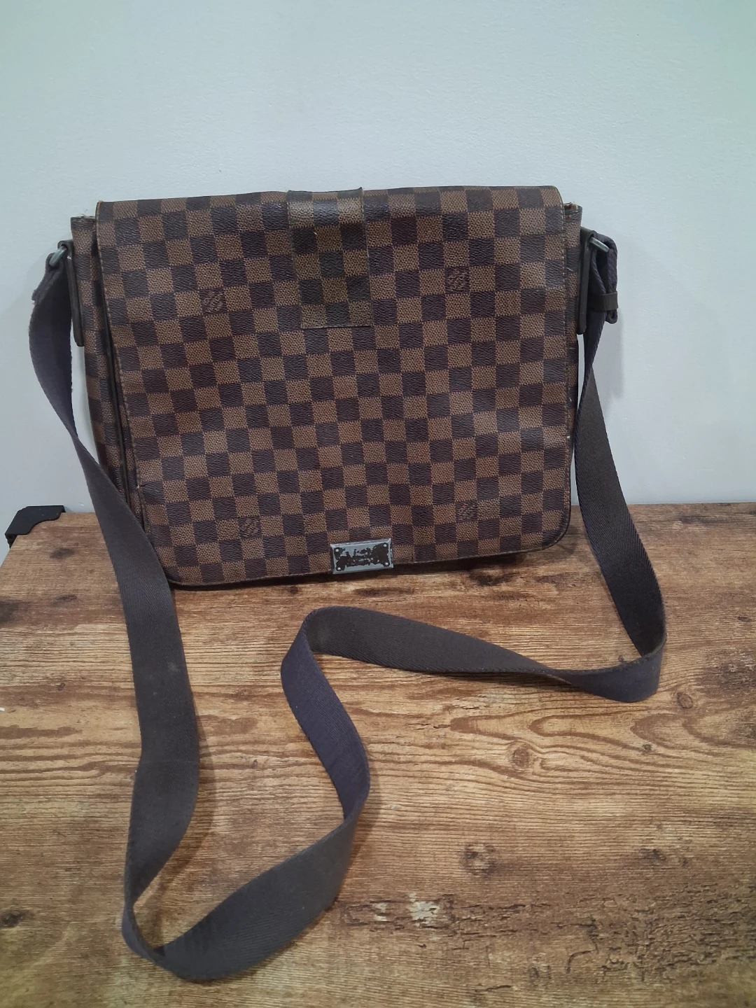Louis Vuitton Damier Ebene Messenger Bag