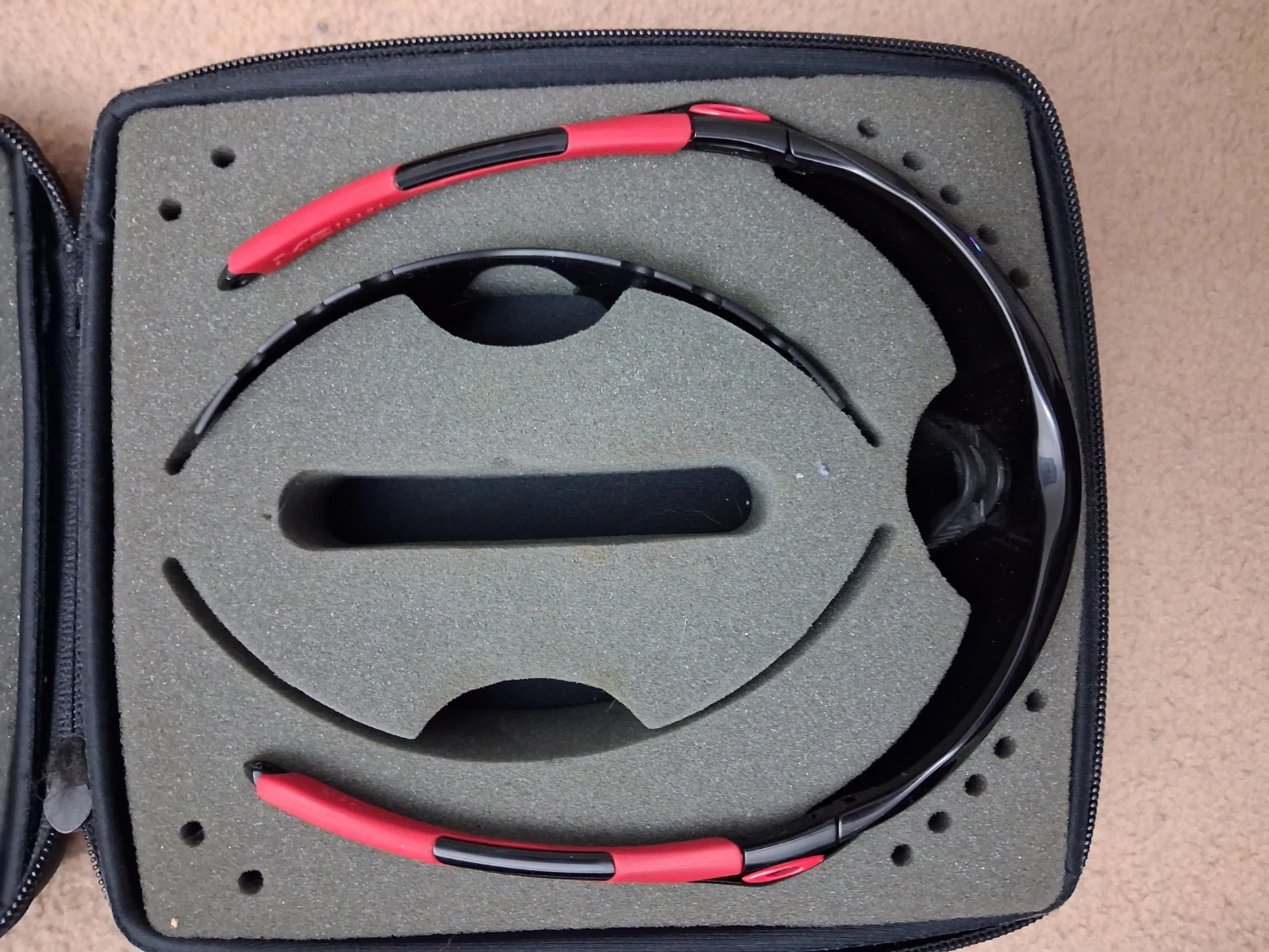 Oakley sunglasses with spare lens and hard storage case - photo 4