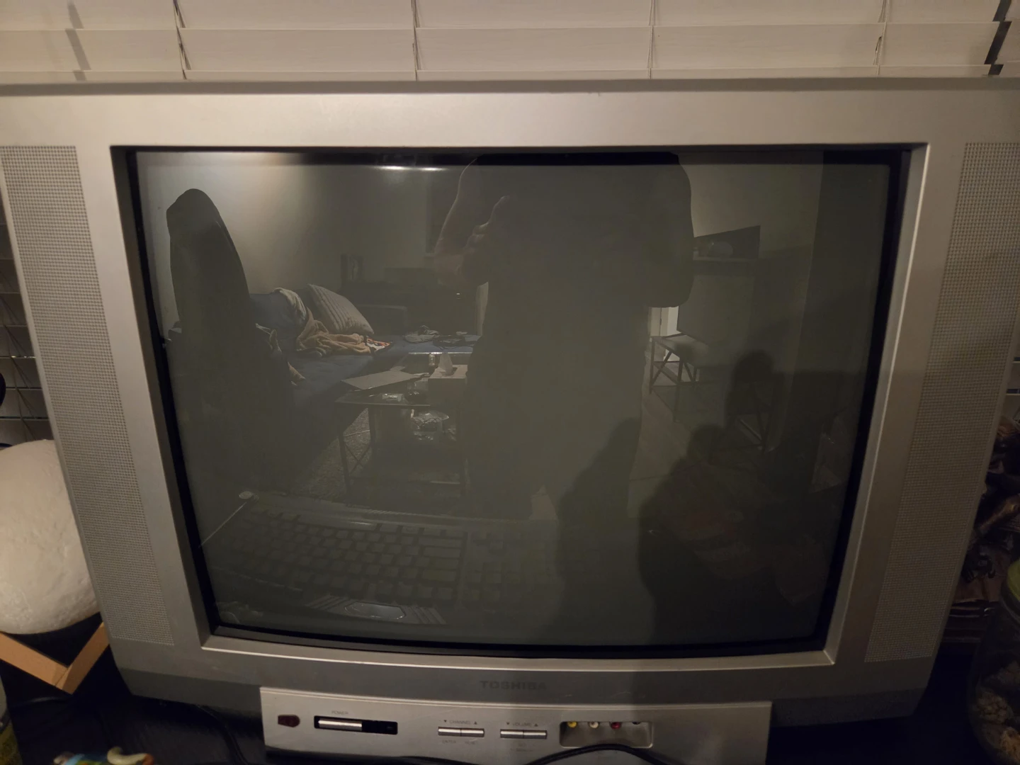 Toshiba CRT Television - photo 3