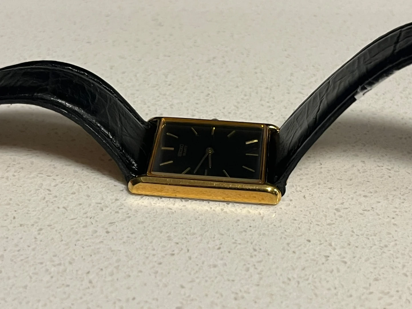 Seiko Quartz Tank Watch - photo 3