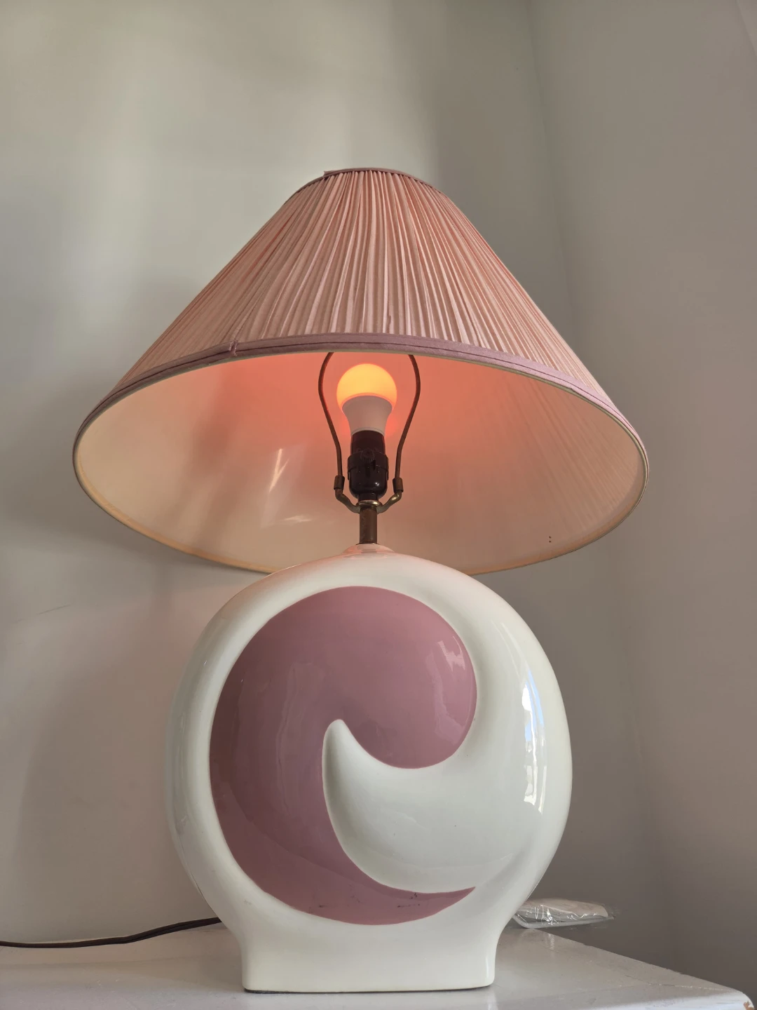 Vintage Ceramic Table Lamp - Cream and Pink - photo 2