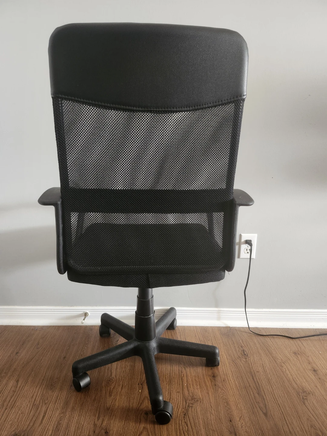 Black mesh office chair - photo 4
