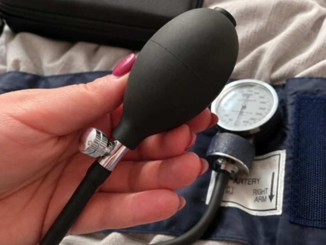 Student Nurse Kit | Utility Adult Manual Blood Pressure - photo 4