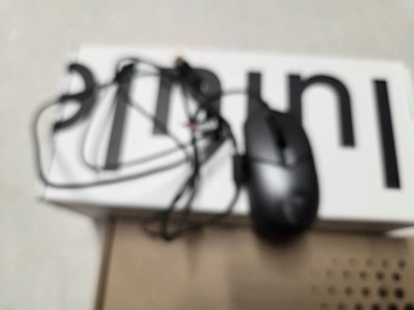MSI Clutch GM41 Lightweight Gaming Mouse - photo 3