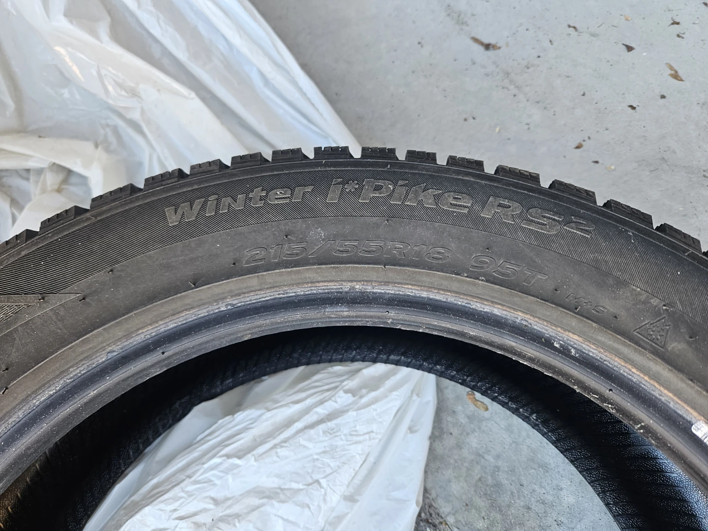 Set of 4 Hankook Winter i*Pike RS2 Tires – Like New / 1 Season - photo 2