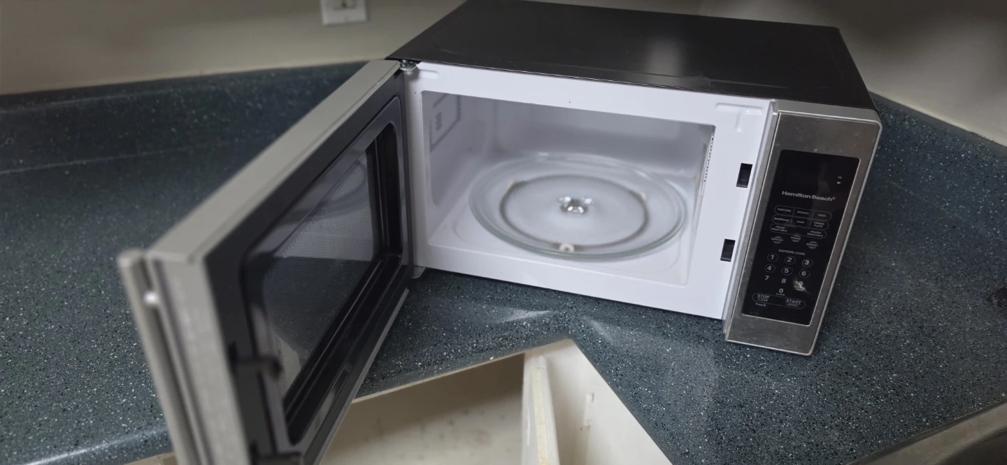 Hamilton Beach Countertop Microwave - photo 2