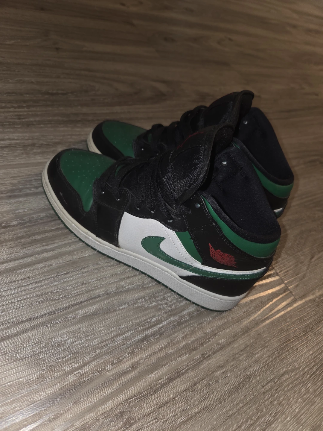 Air Jordan 1 Mid Basketball Shoes Green/Black/White Size 5Y - photo 3