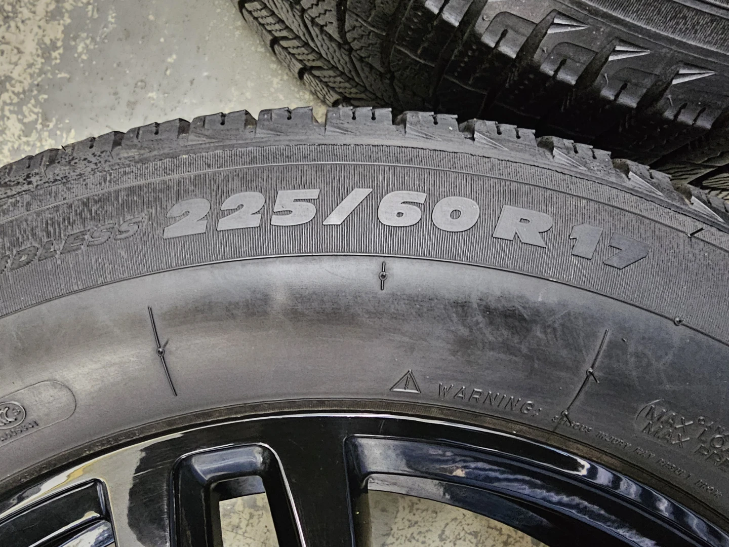 225/60 R17 WINTER TIRES ON ALLOY RIMS 5×120 BOLT PATTERN - photo 5
