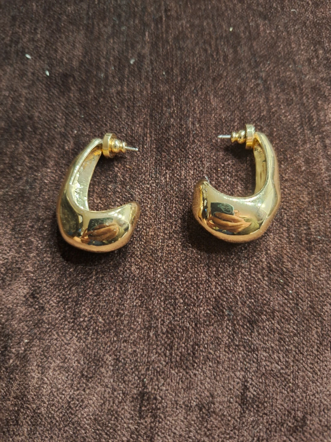 Gold Tone C-Hoop Earrings
