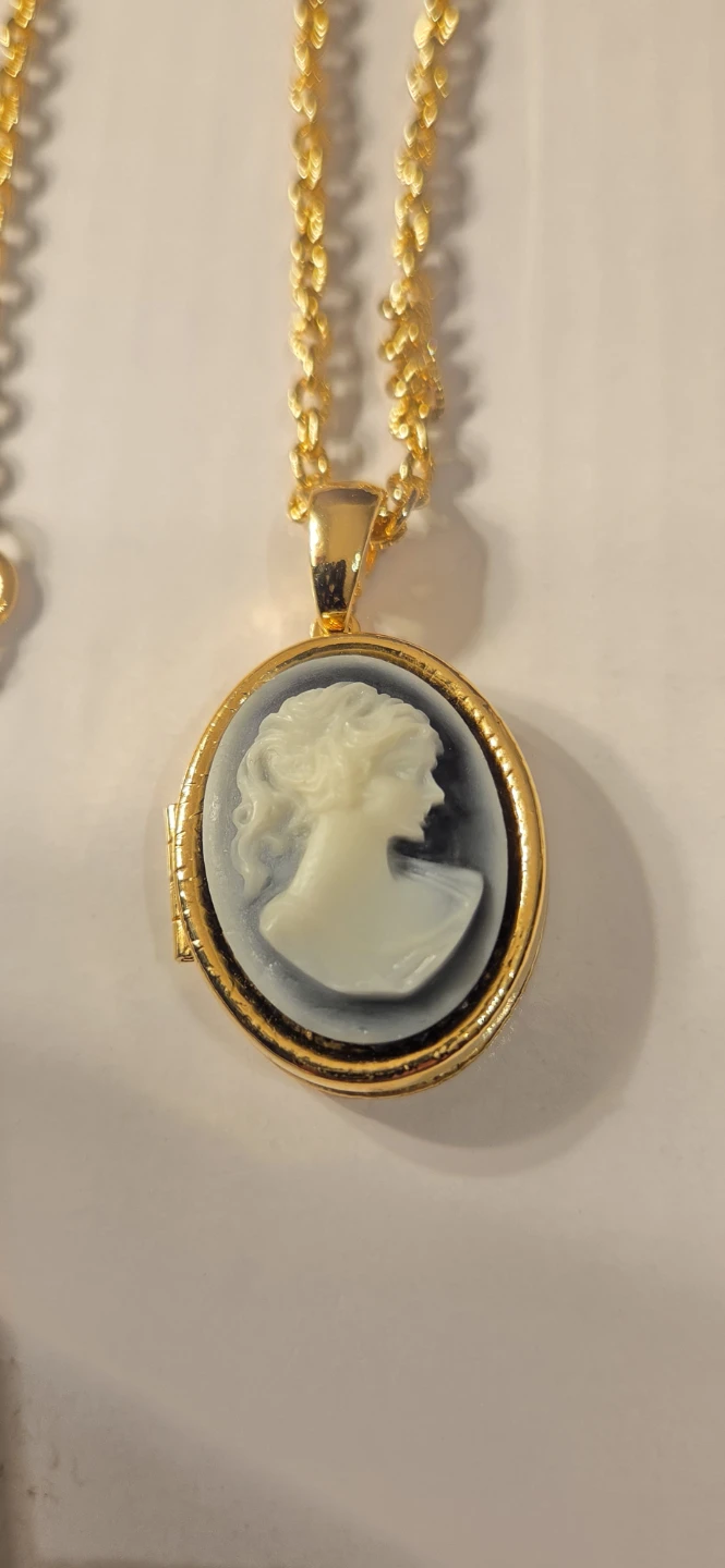 Vintage Gold Tone Cameo Locket Necklace - photo 2