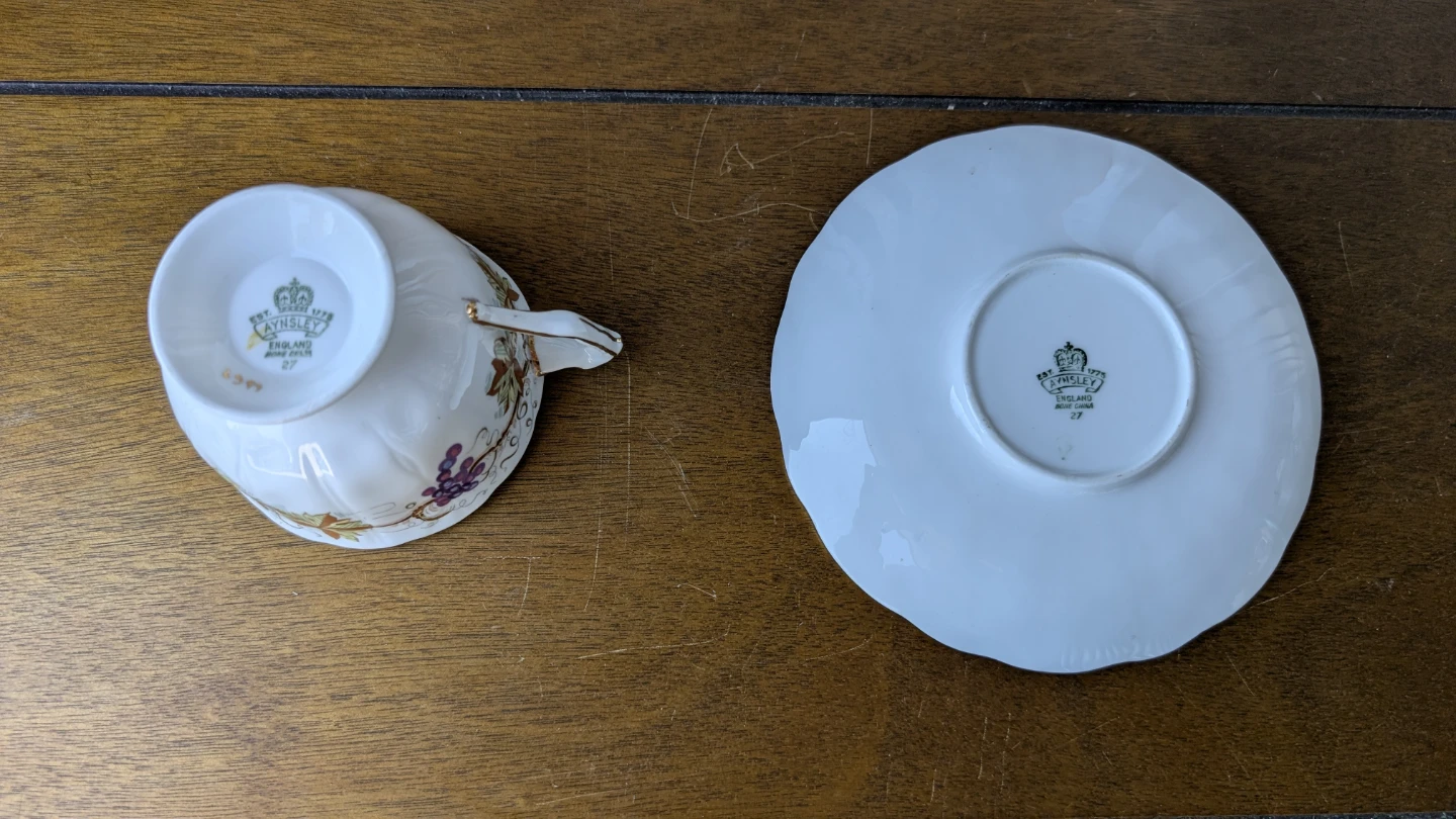 Aynsley Bone China Teacup and Saucer - photo 4