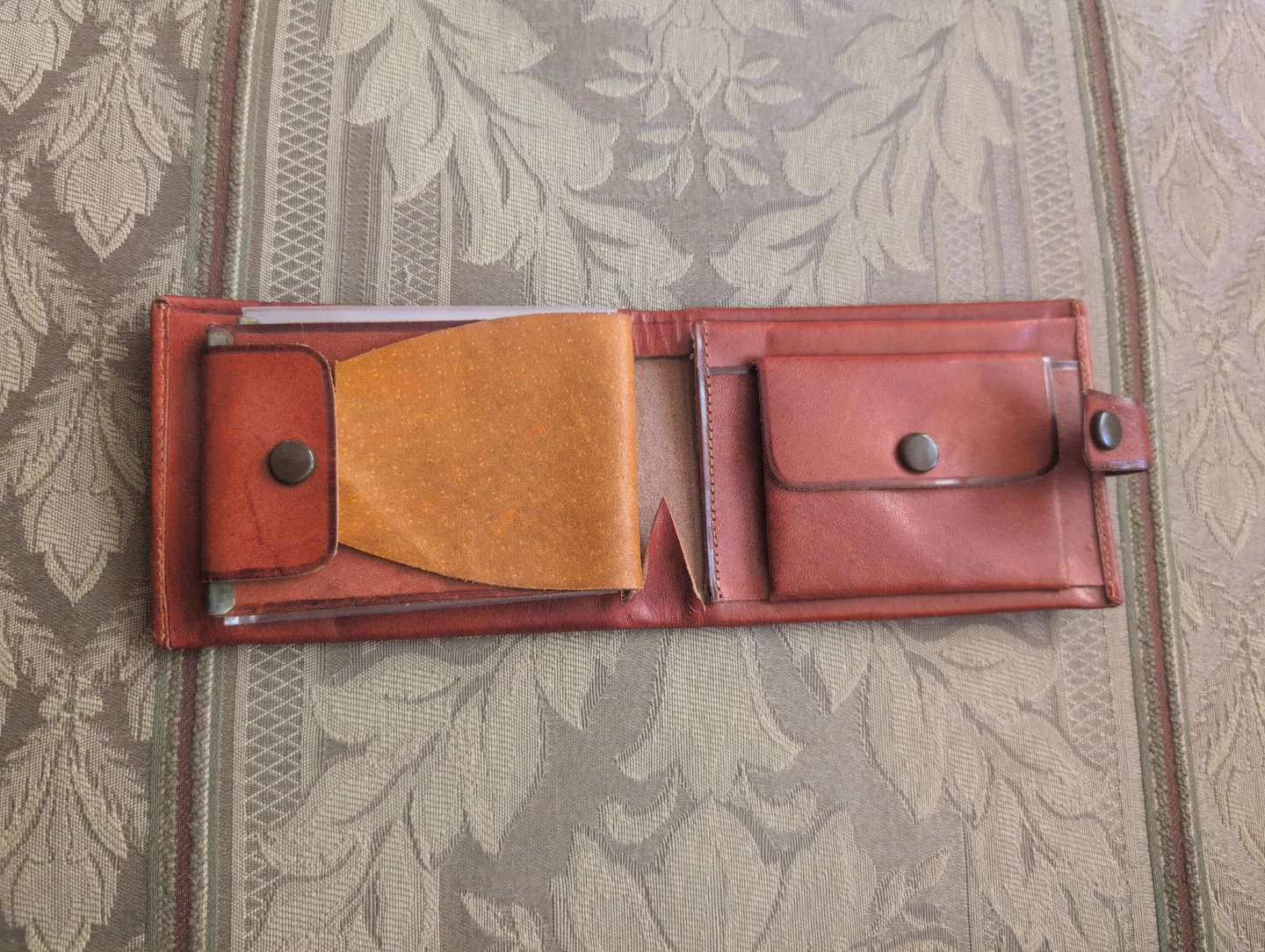 Vintage Tooled Leather Bifold Wallet - photo 2