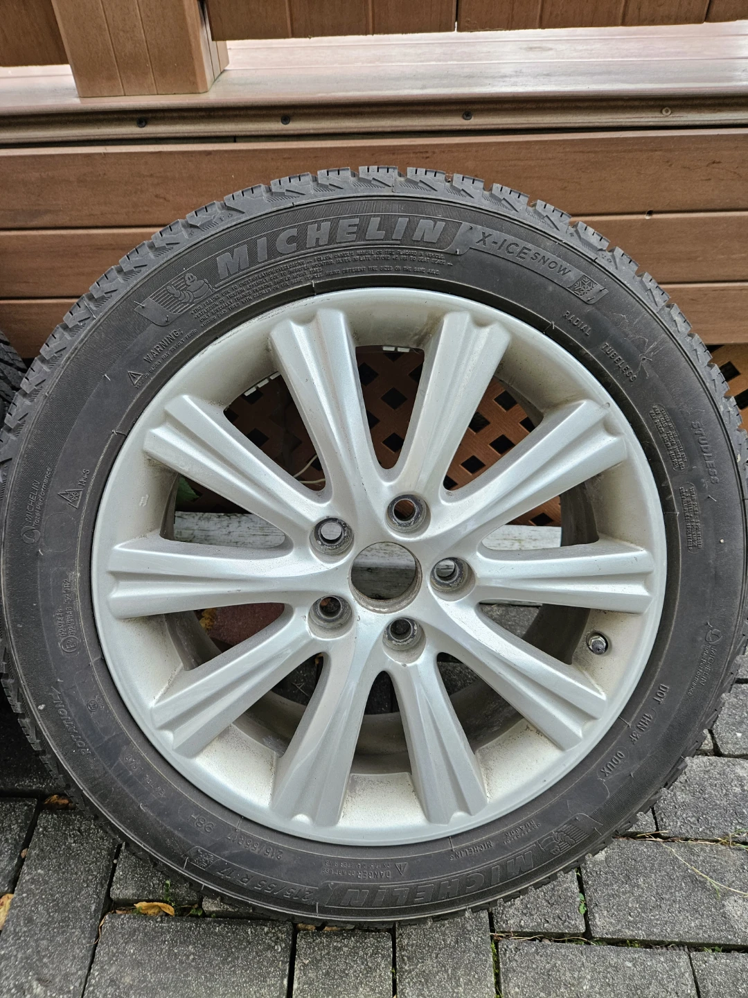 Set of 4 Michelin X-Ice 215/55R17 Tires on Rims - photo 2