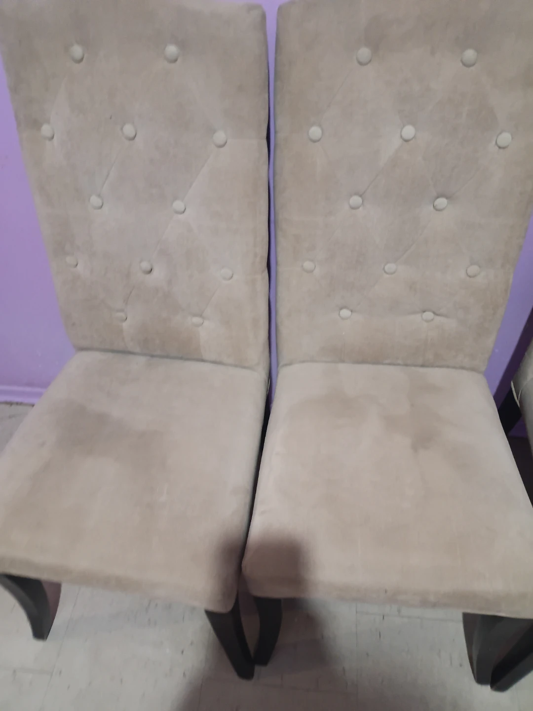 Set of 4 tufted dining chairs