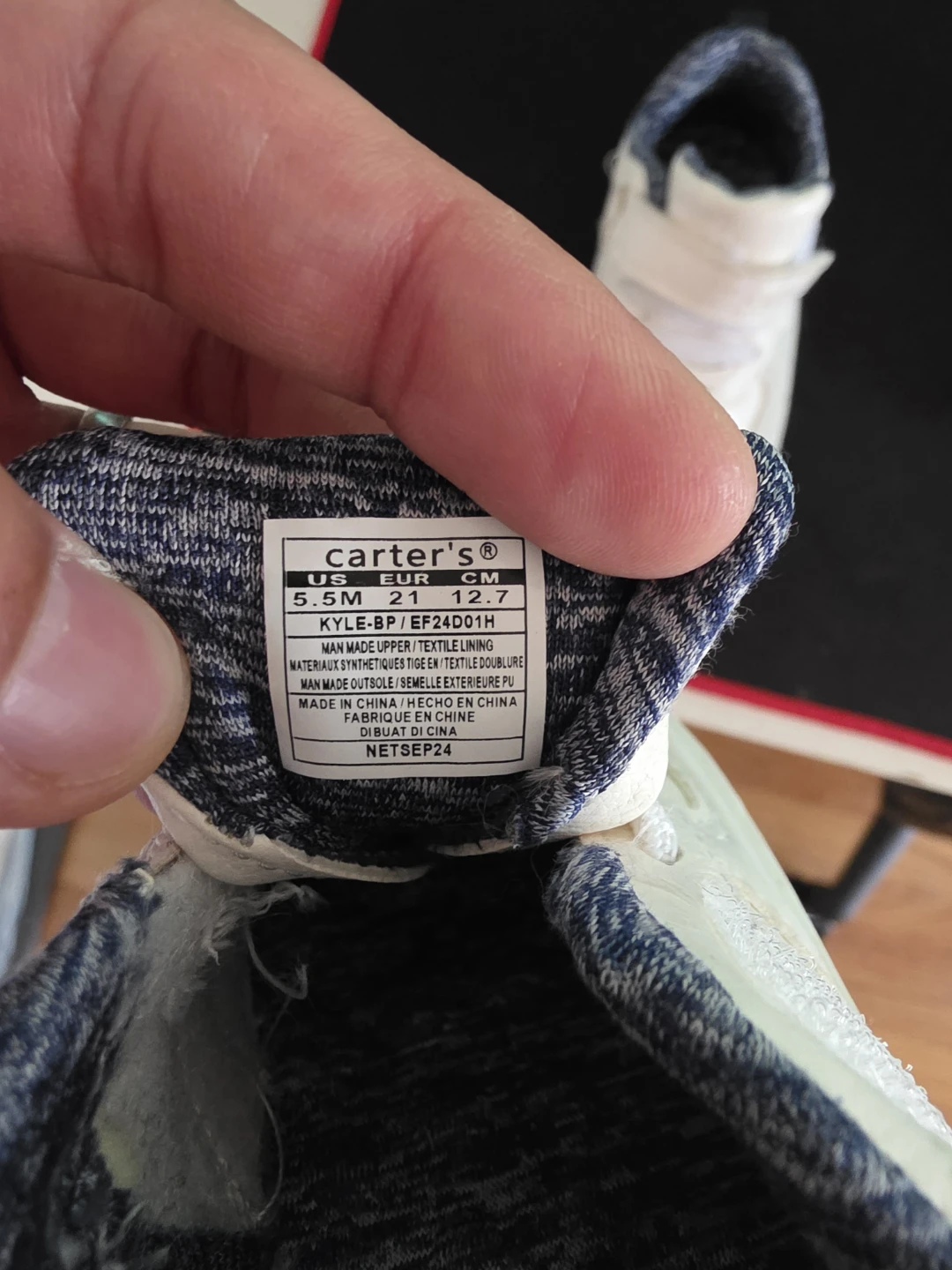 Carter's Toddler Shoes Size 5.5M - photo 2