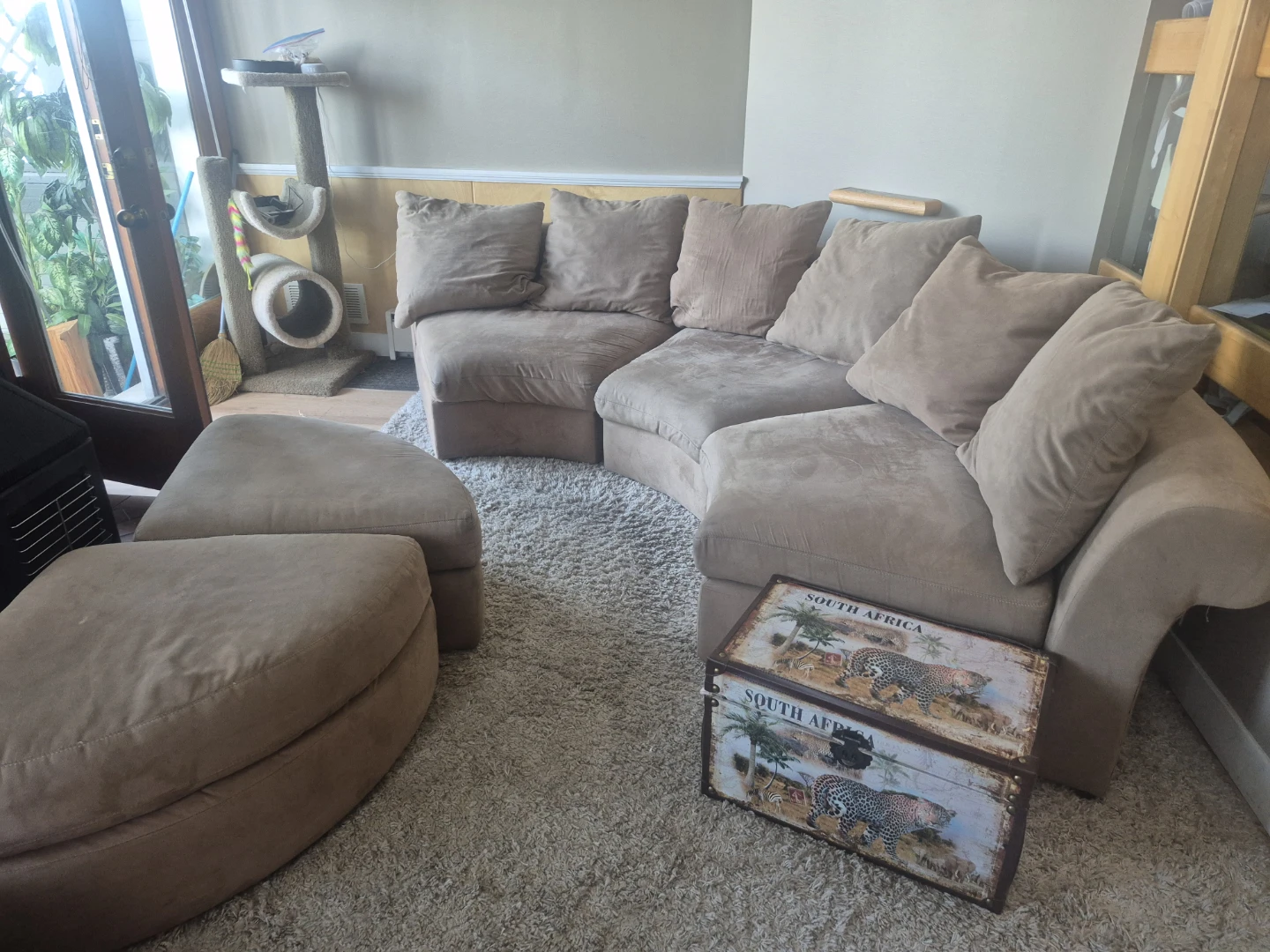 Beige throw Carpet/Rug
