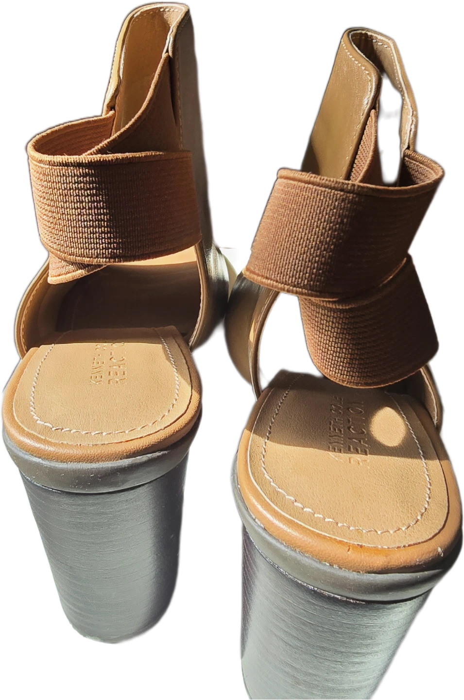 Kenneth Cole Reaction Tan Heeled Sandals - photo 3
