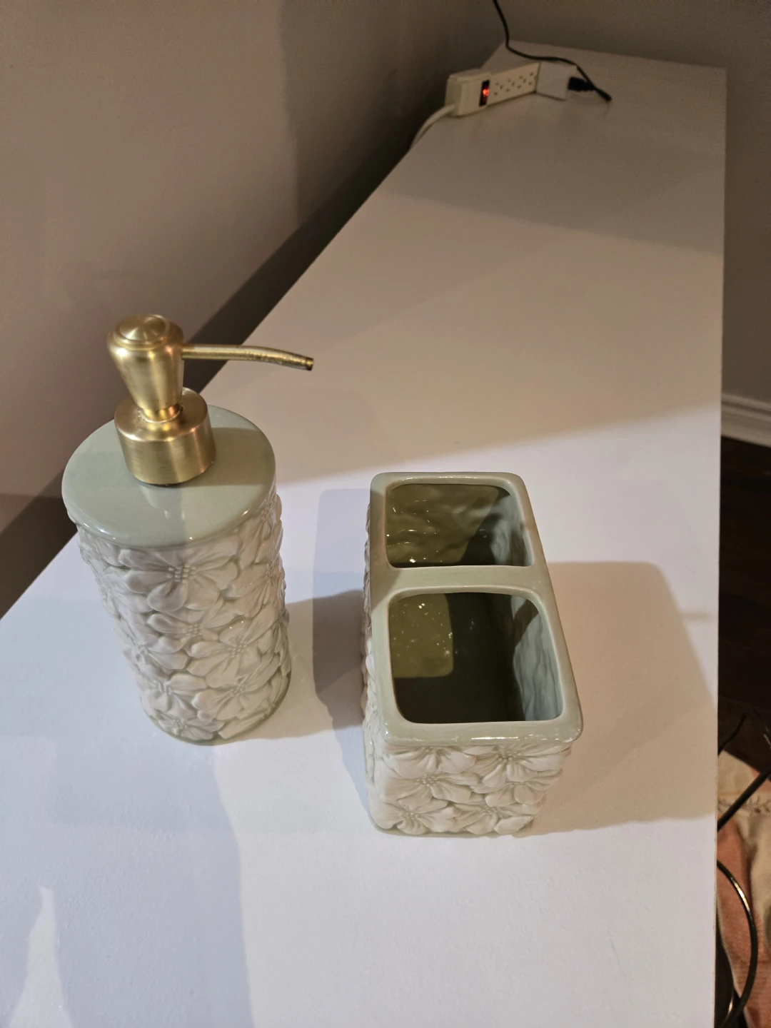 Floral Bathroom Accessory Set - photo 2