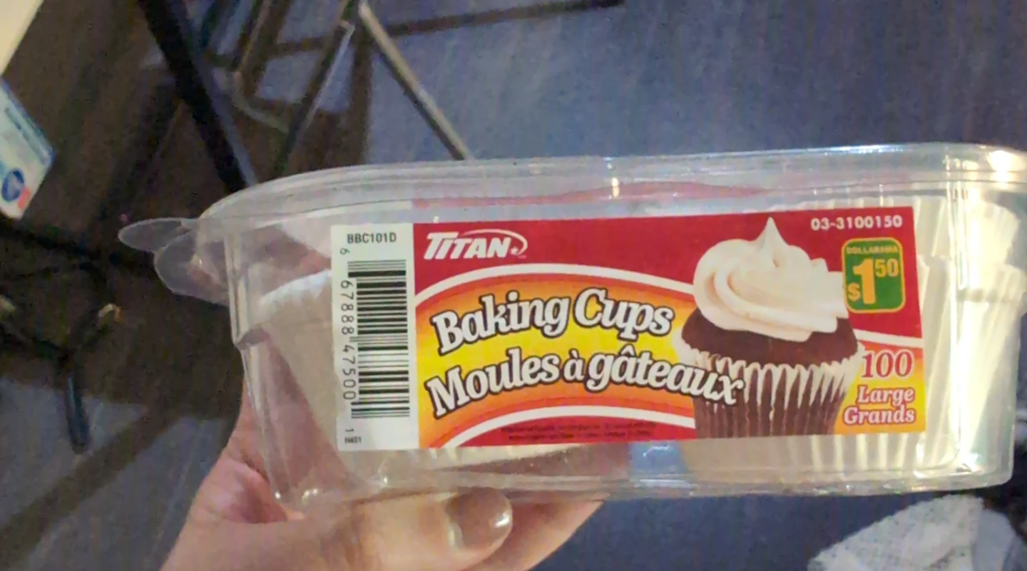 Titan Large Baking Cups - 100 Pack
