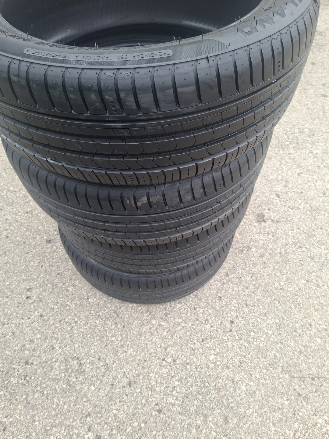 Like New 18inch All Season Tires - photo 3