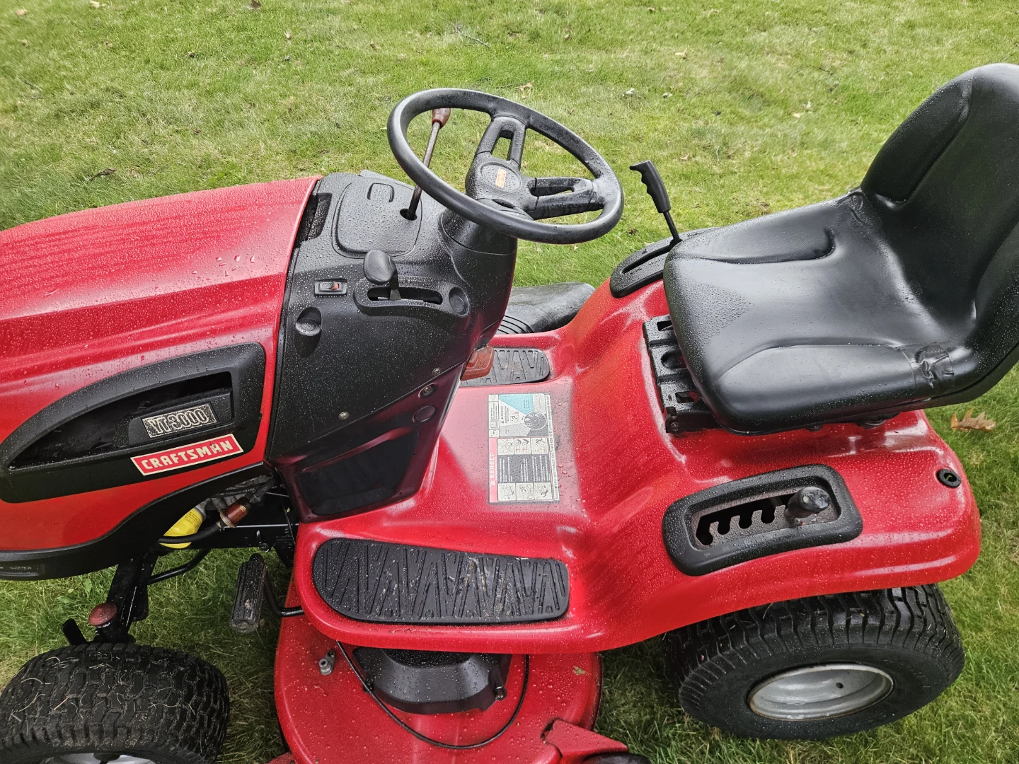 Craftsman YT3000 Riding Lawn Mower - photo 5