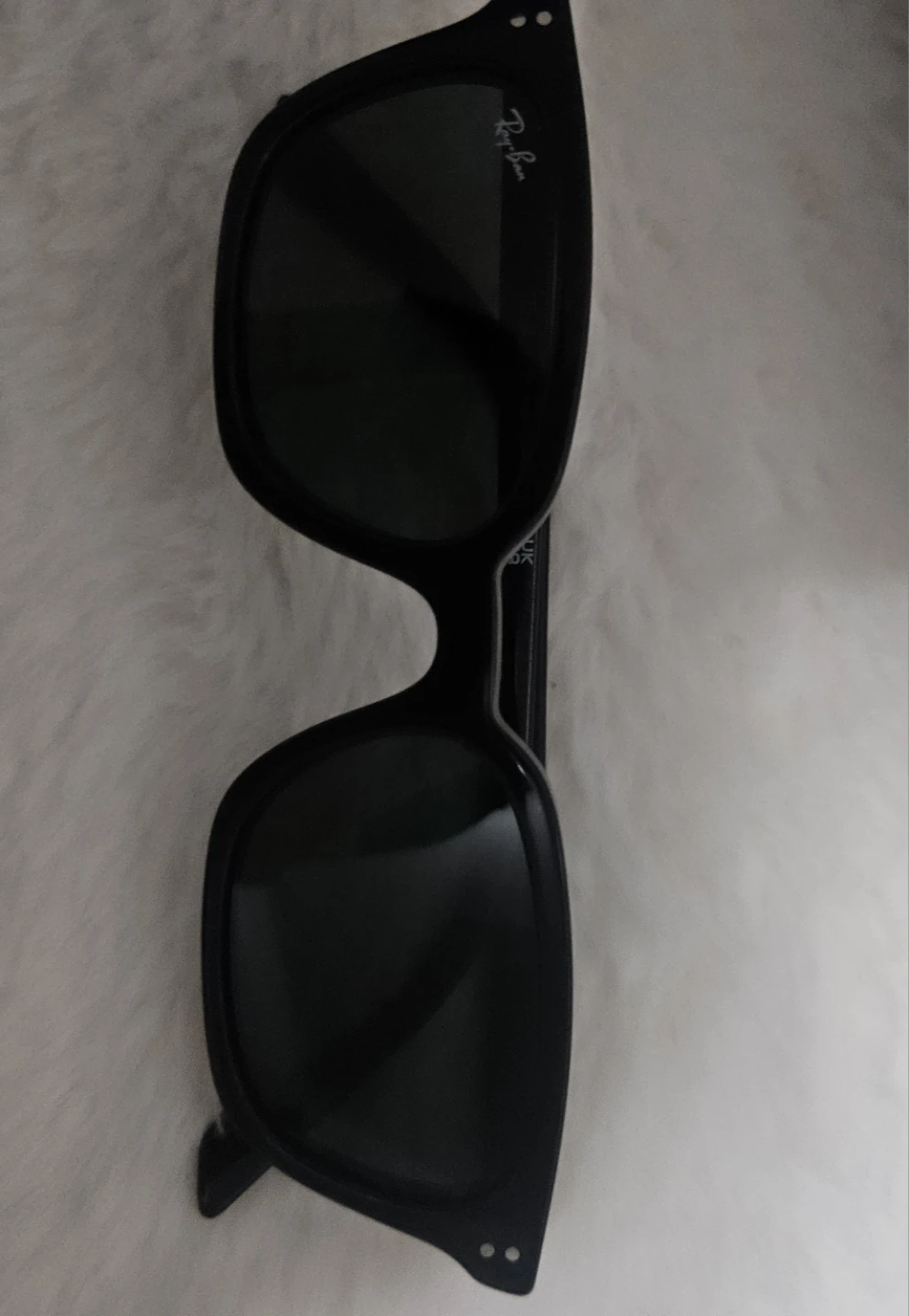 (NEW) Ray-Ban Sunglasses with Case
