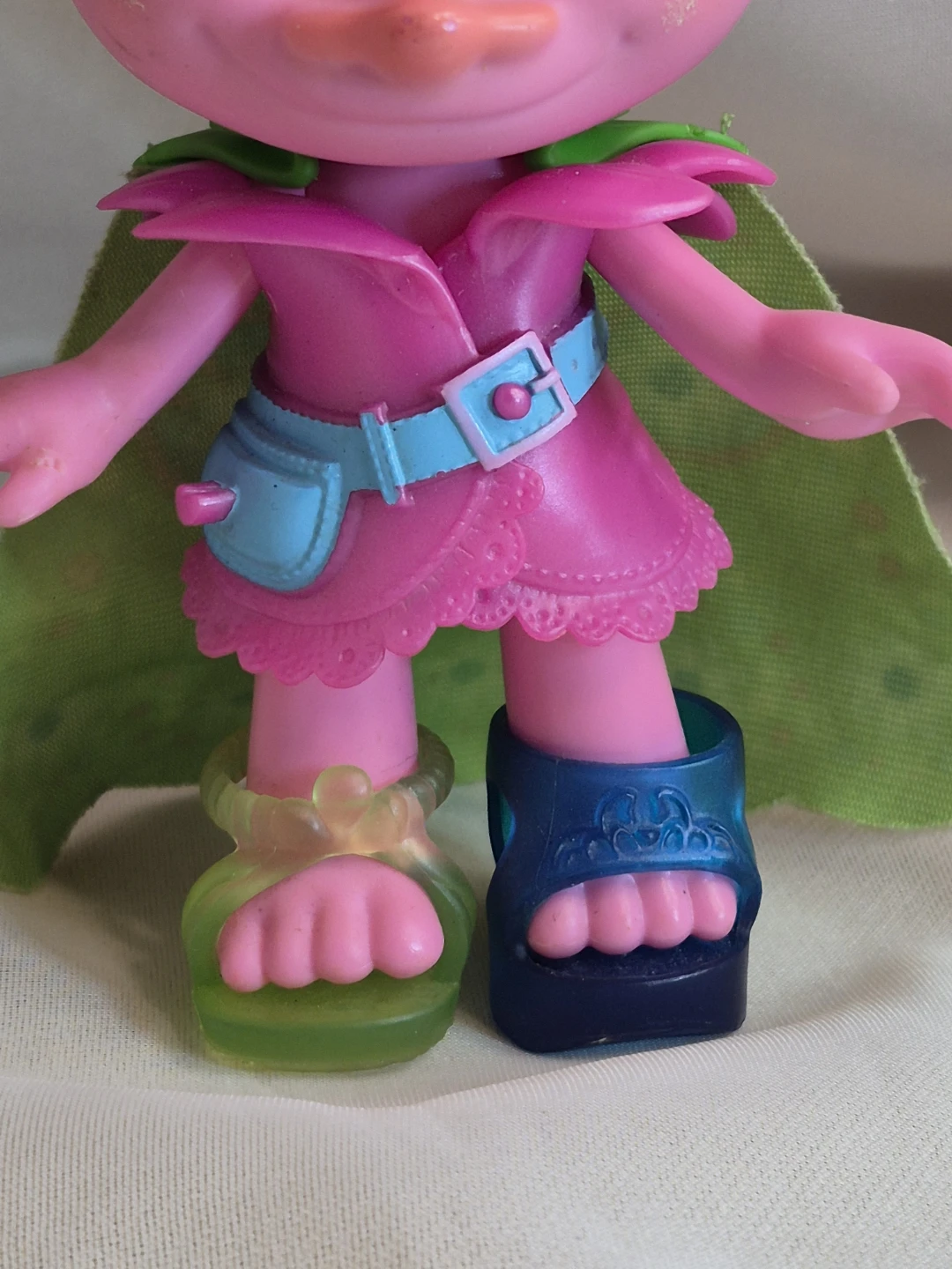 Hasbro DreamWorks 9" Troll Poppy Troll Doll - photo 4