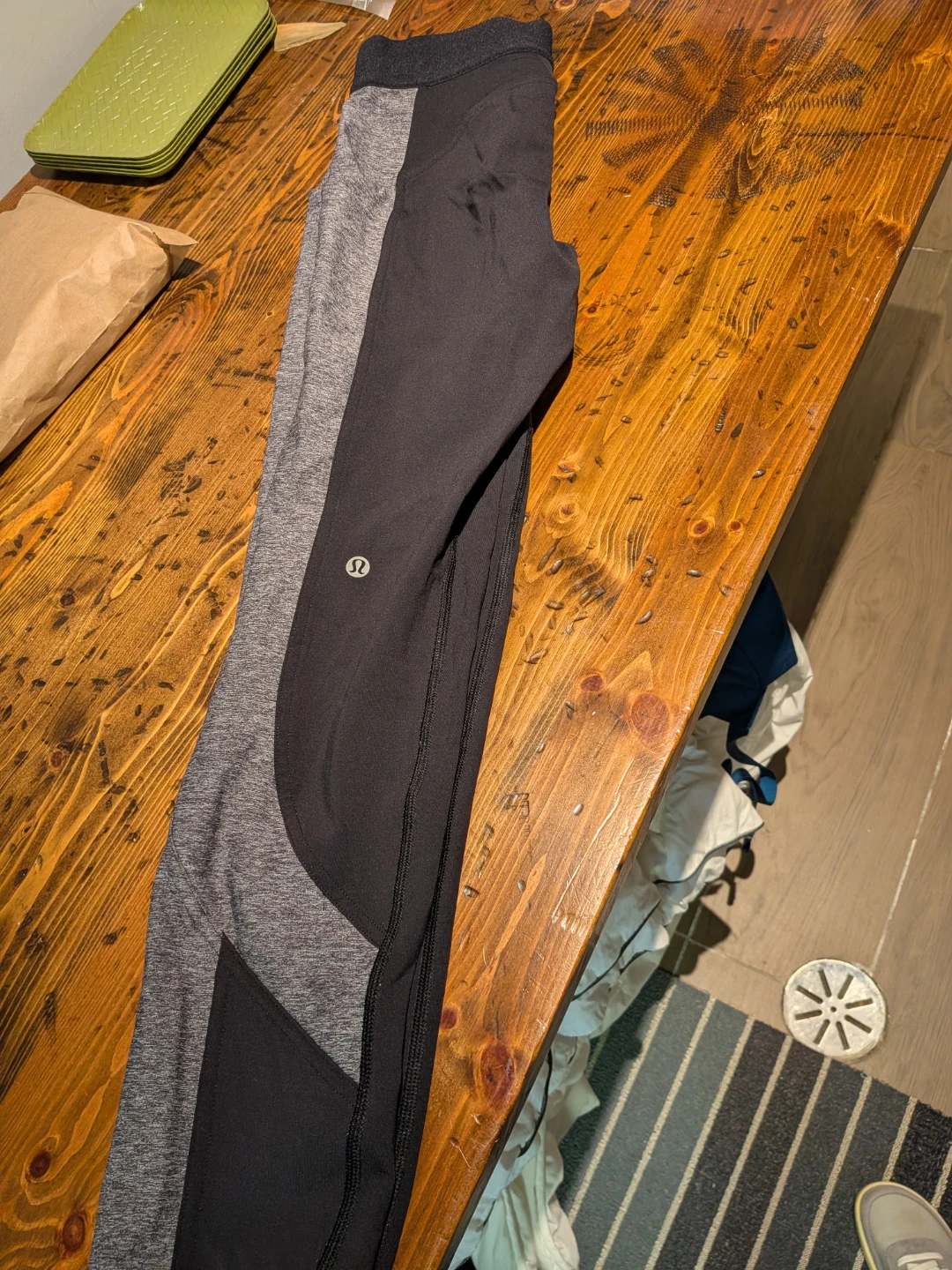 Lululemon Women's Athletic Leggings - Size 6 - photo 2
