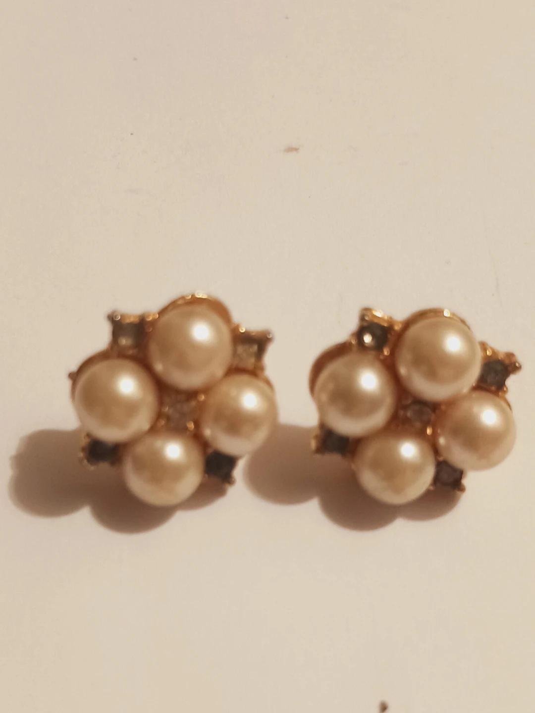 Cute Small Pearl Cluster Stud Earrings - photo 3