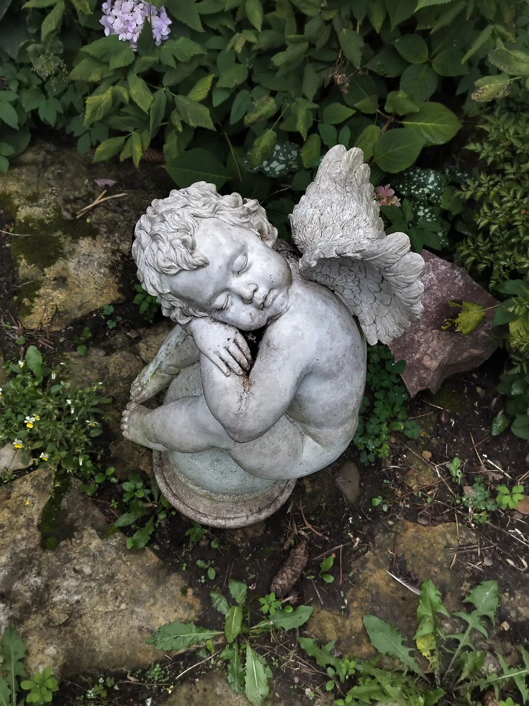 Garden Cherub Statue - photo 2