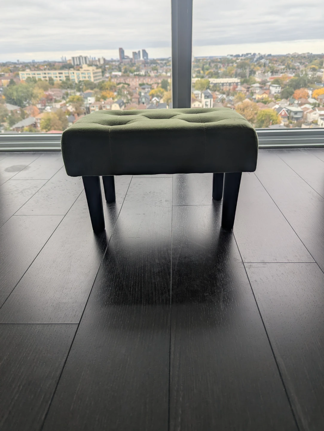 Green button-tufted fabric footstool - photo 4