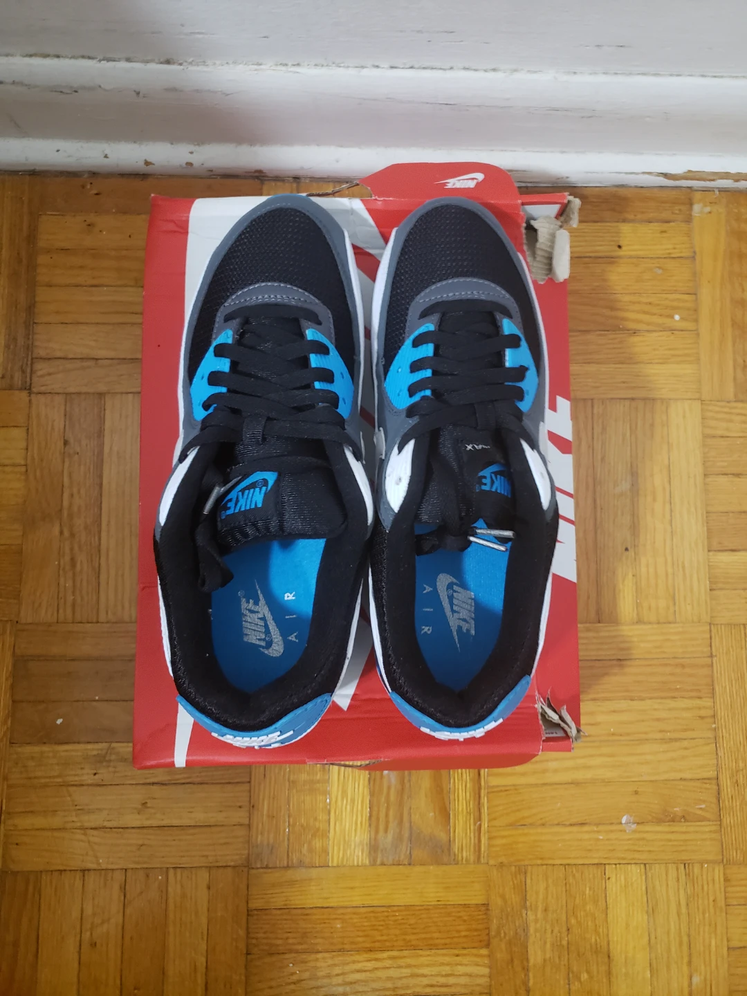 Nike Air Max 90 Sneakers Size 11 - photo 3