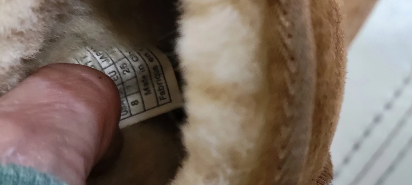 UGG Australia Classic Mini Boots Tan brand new sz  sz 8 kids - photo 4