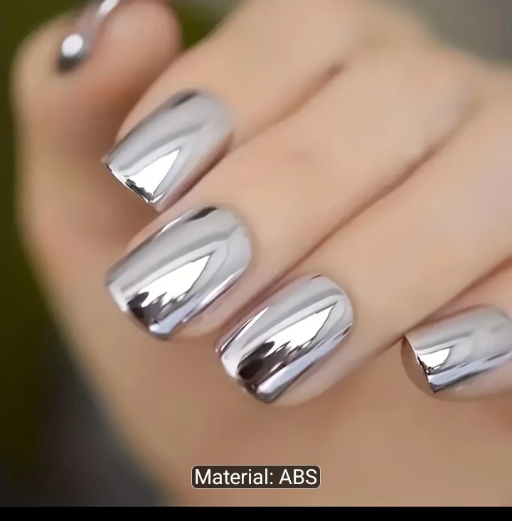 Silver Mirror Reusable Press-On Nails
