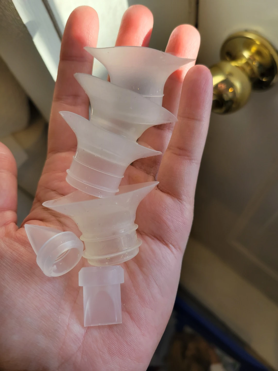 Momcozy M5 Wearable Breast Pump - photo 4
