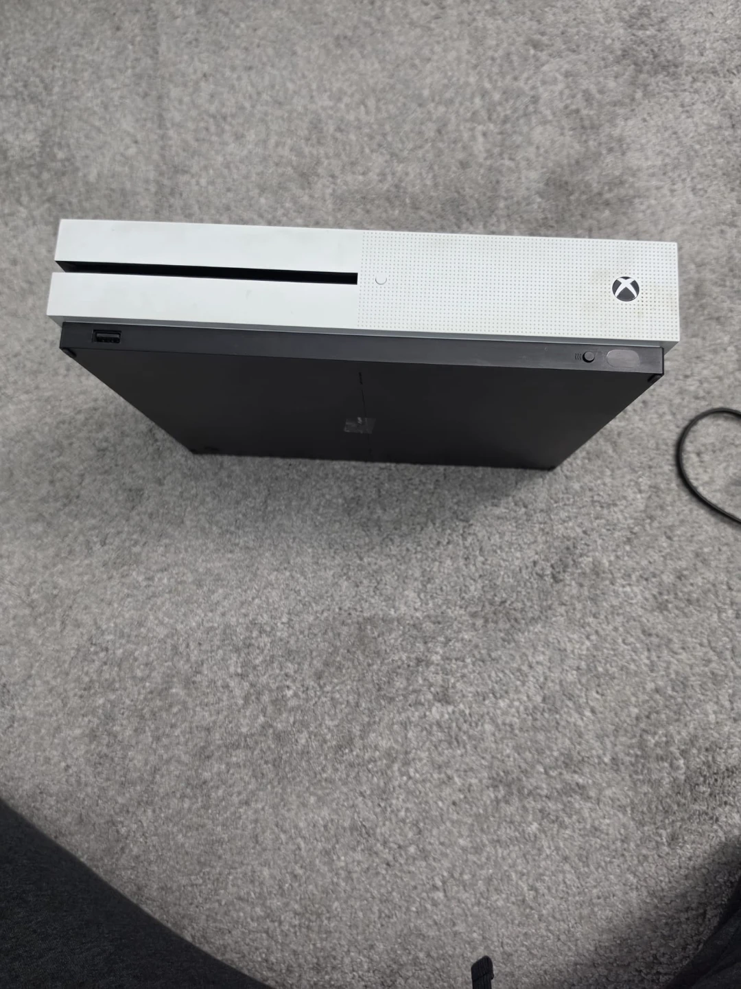 Xbox One S 1TB Console with FIFA 15 and Two Controllers - photo 5
