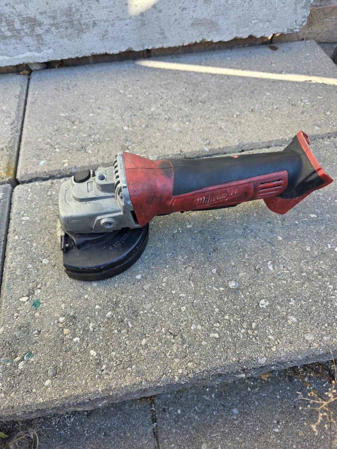Milwaukee M18 18V Cordless Grinder - photo 2