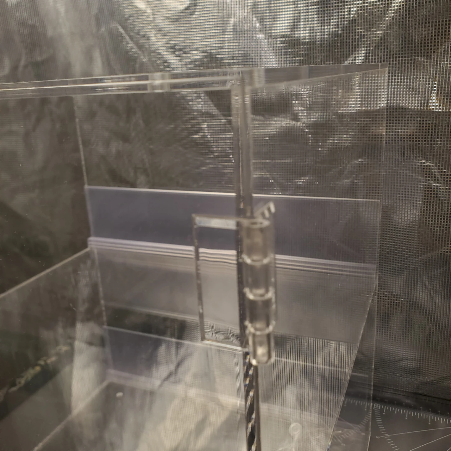 Lockable Clear Display Case - photo 3