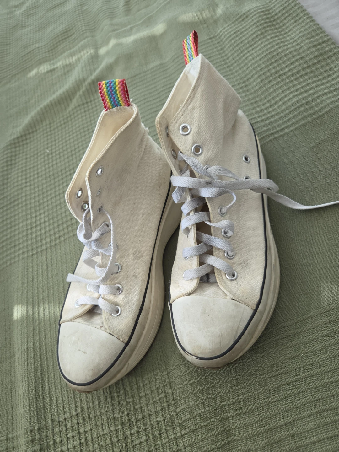 Used Madden Girl Winnona Platform High-Top Sneakers