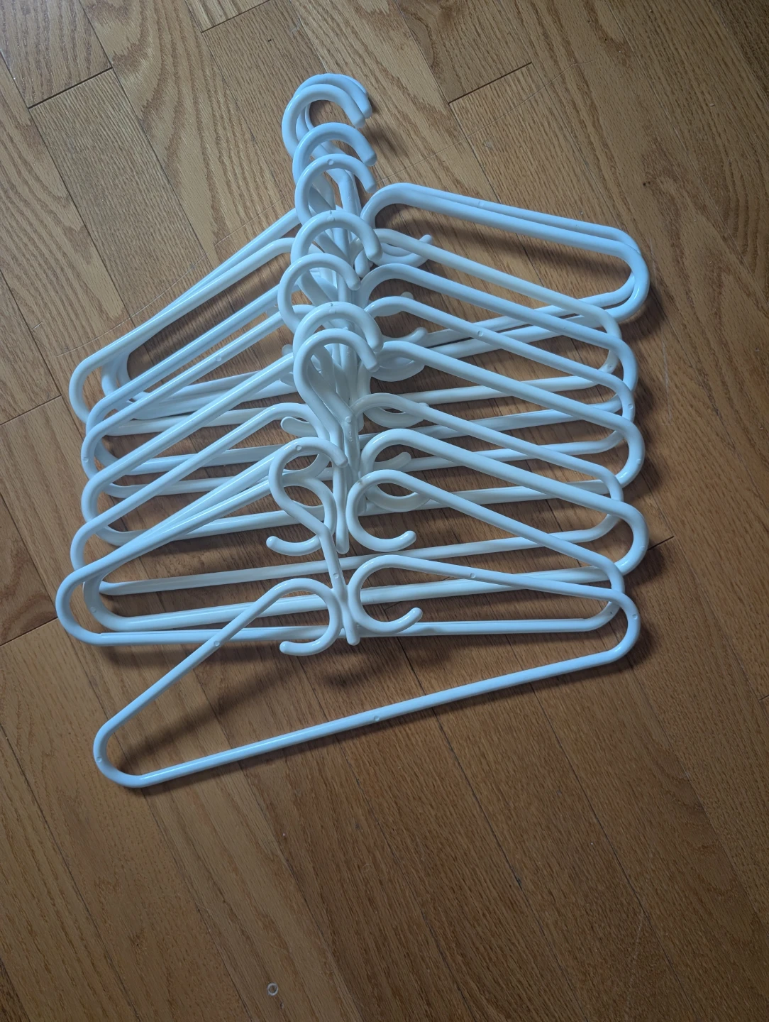 Set of 10 White Plastic Clothing Hangers - photo 3