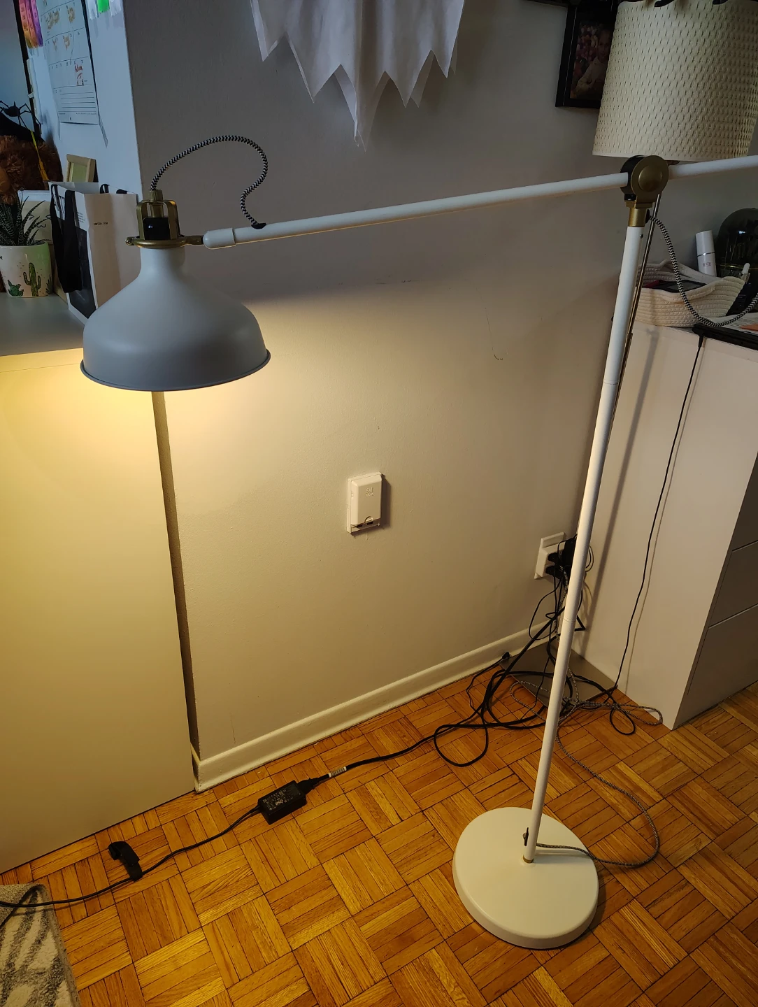 IKEA Adjustable Floor Lamp – White - photo 5