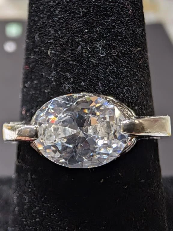 925 Sterling Silver Oval CZ Ring - photo 2