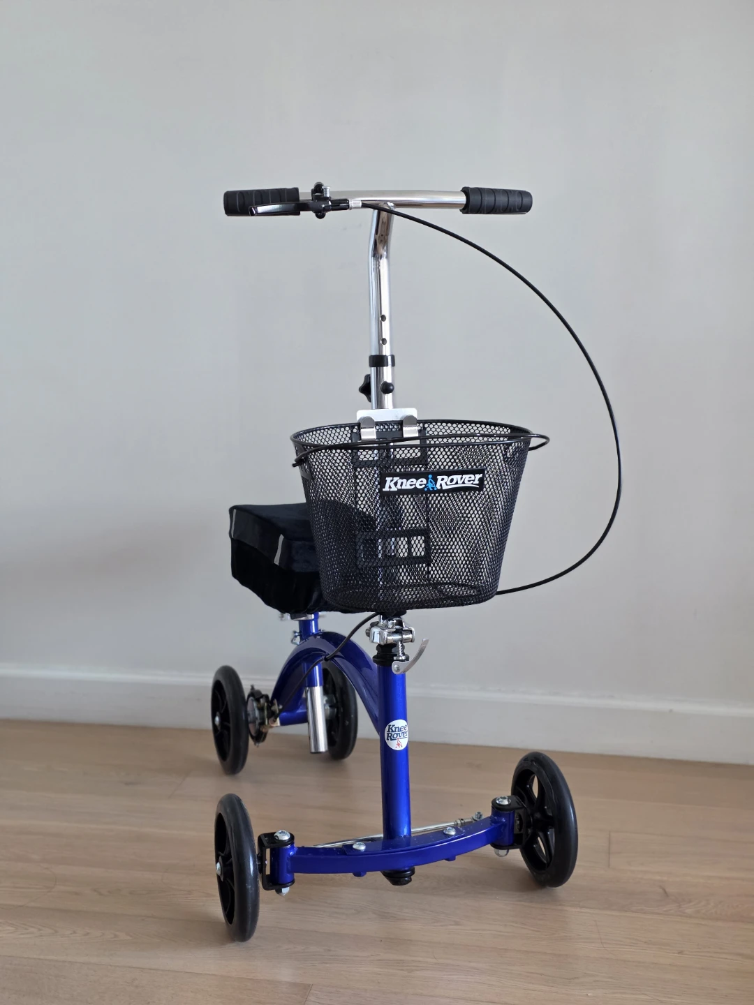 KneeRover Steerable Knee Scooter