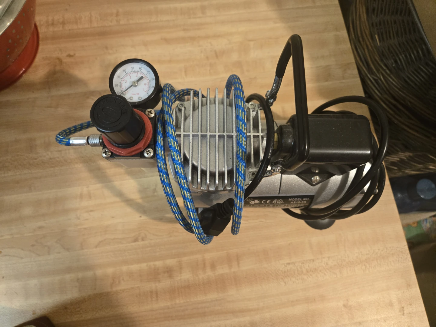 Vaper Mini Airbrush Electric Air Compressor AS18-2S - photo 2