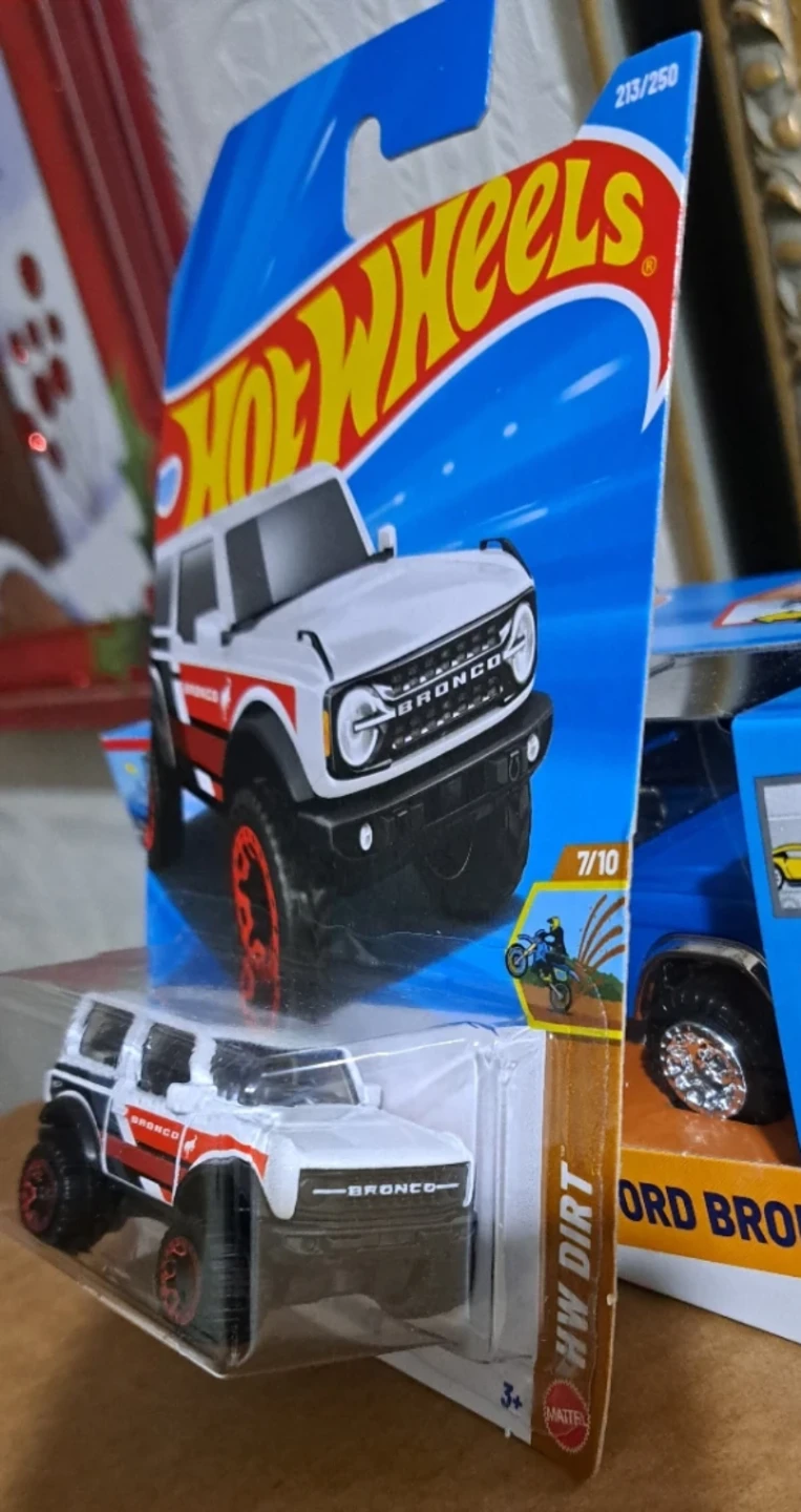 Hot. Wheels, Ford Bronco, '66 Pull Back Speeder/'21 HW Dirt - photo 3