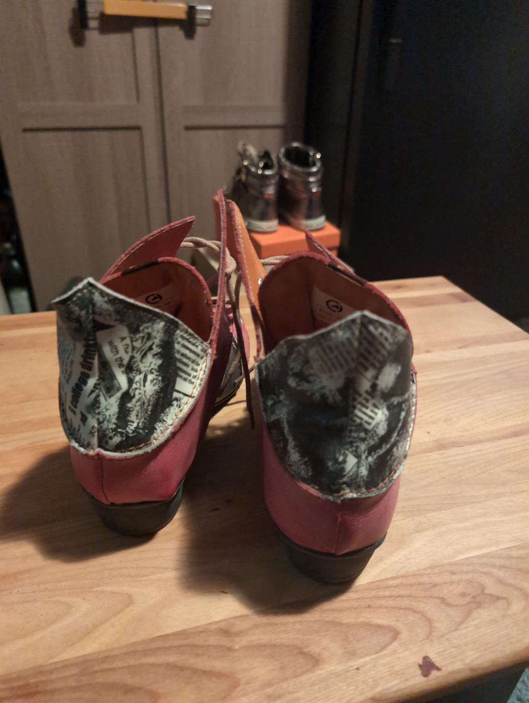 TMA Eyes pink and black leather ankle boots - photo 3