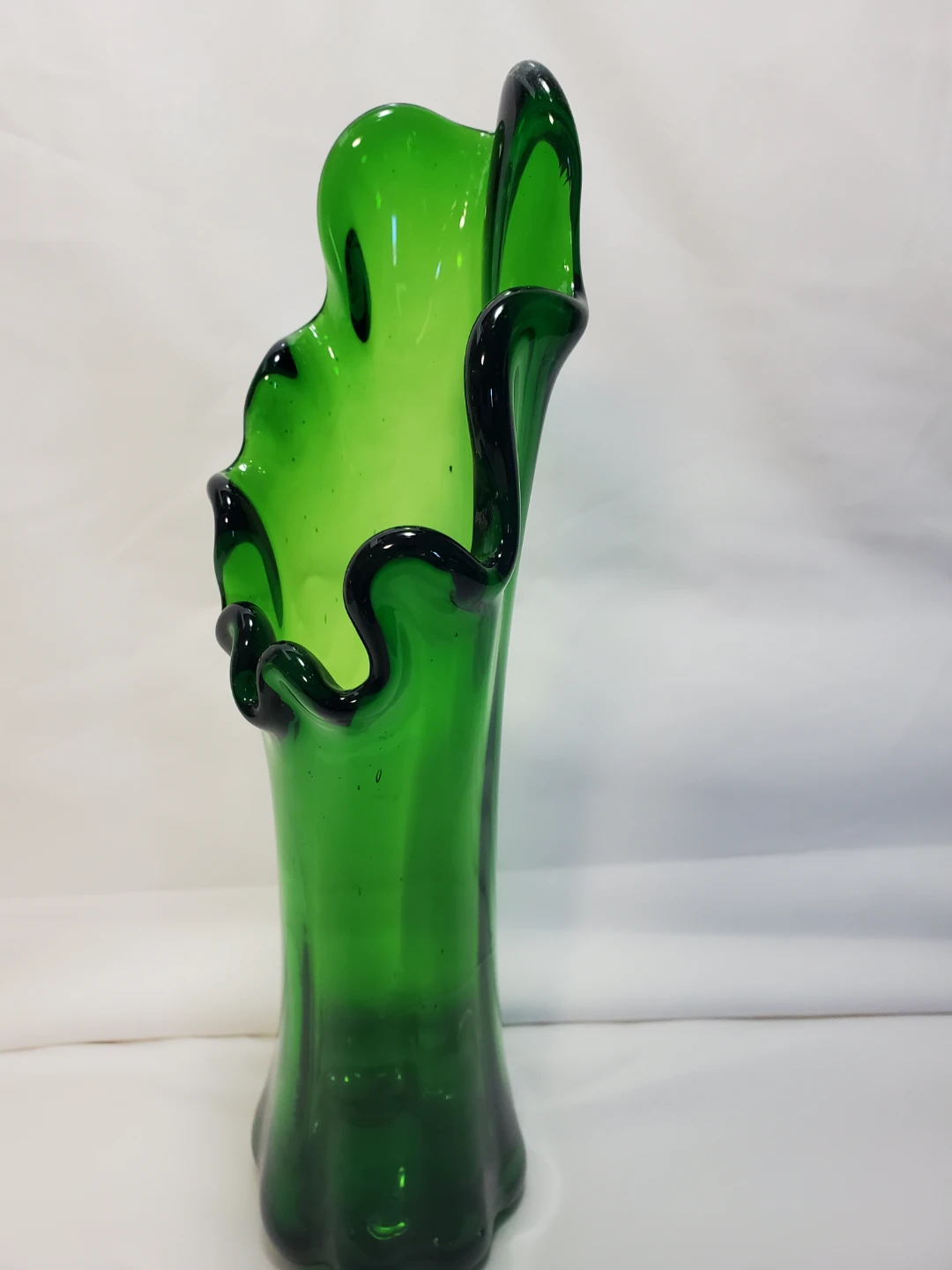 Vintage 10 1/2" Hand Blown Glass Swung Vase Dark Green 8 Finger - photo 4