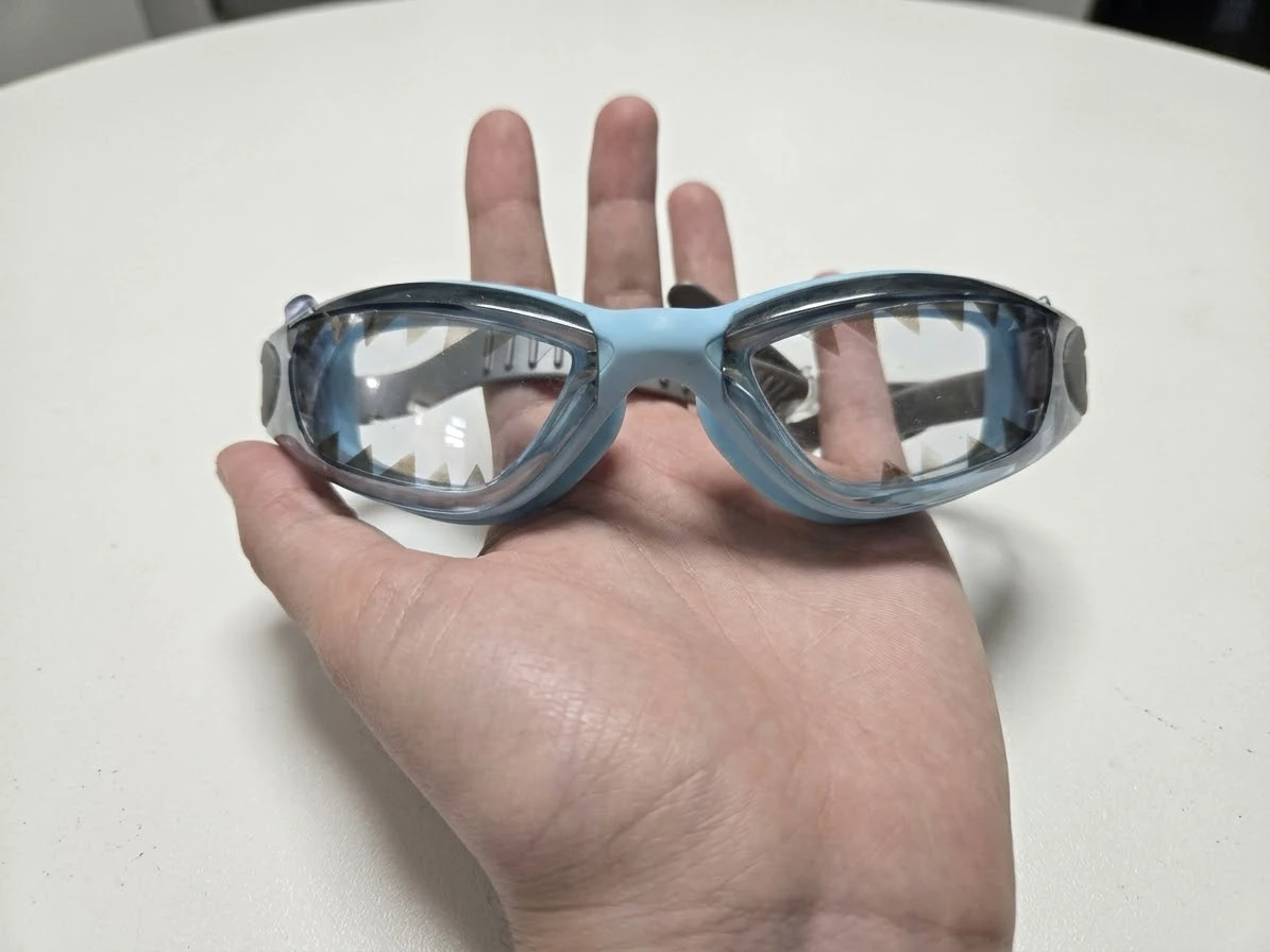 Kids Shark Design Swimming Goggles